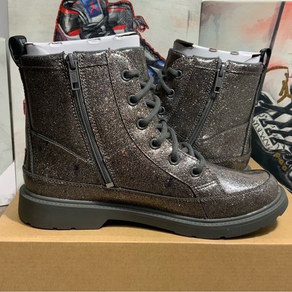 New Ugg Kids Girls Robley Silver/Charcoal Glitter Combat Boots  - US size 6/7.5W - Picture 4 of 11